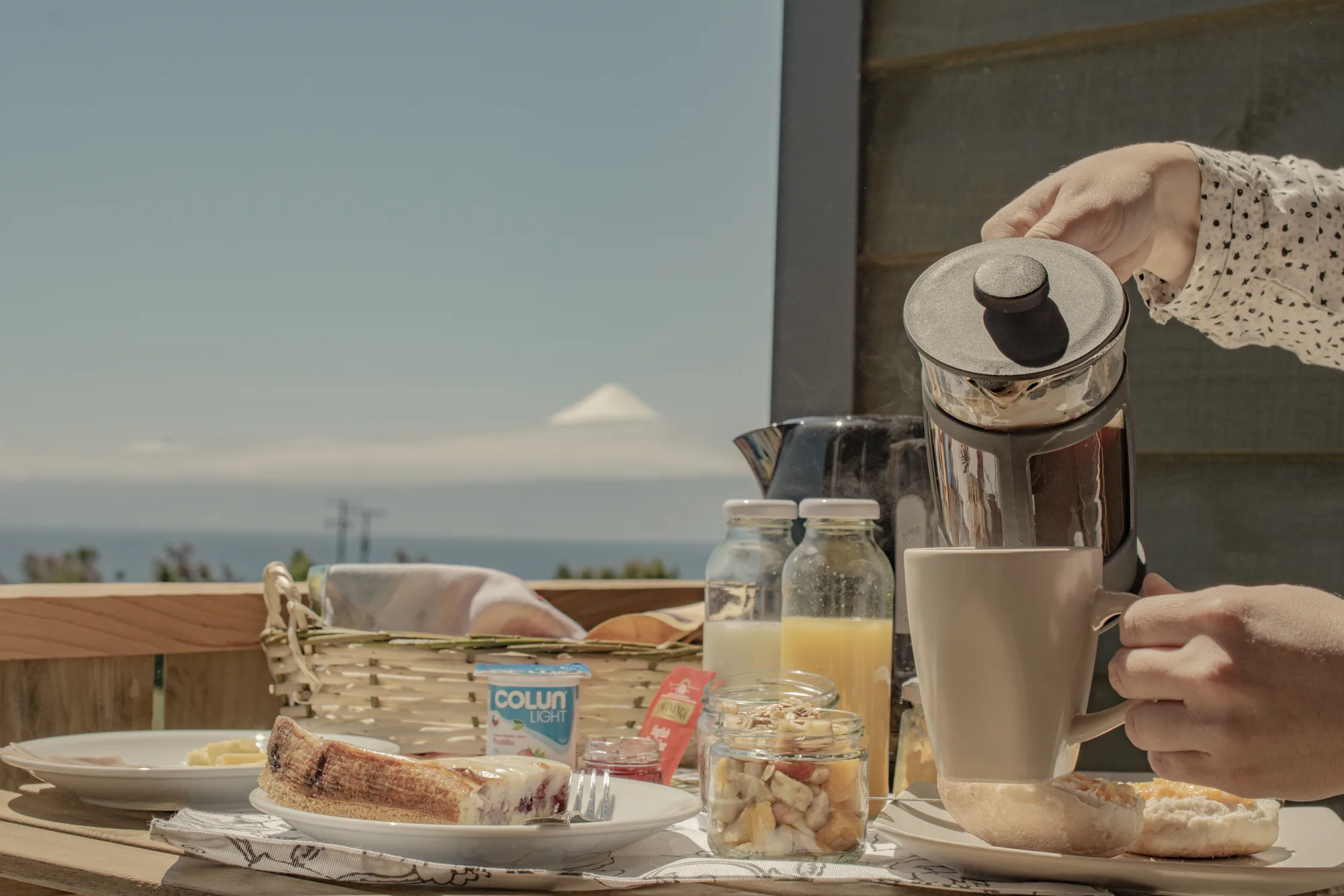 Desayuno campestre en Ave Lodge, Frutillar